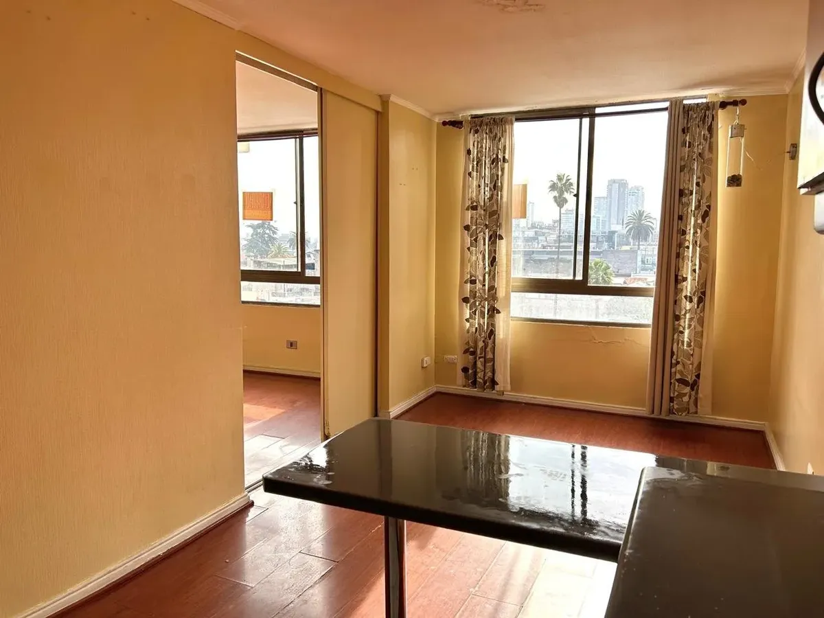 Imagen 4 de 21 de Metro Toesca / San Ignacio / Edificio De 9 Pisos