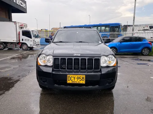Jeep Grand Cherokee 3.7 LAREDO AT 4X4