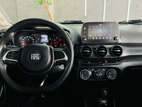 Fiat Cronos 1.3 Drive Flex 4p