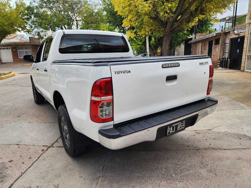 Imagen 7 de 9 de Toyota Hilux 2015 2.5 Cd Dx Pack 120cv 4x2 - H3