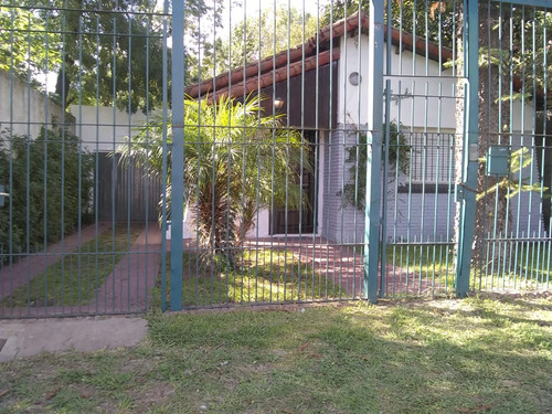 Casa En Venta En Lisandro Olmos.