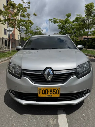 Renault Logan 1.6 Privilege / Intens