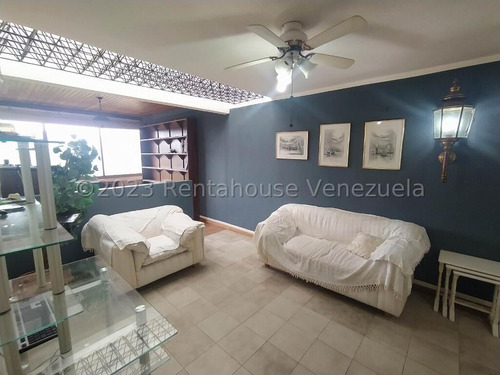 Pent House En Venta 23-1492 En Colinas De Bello Monte 