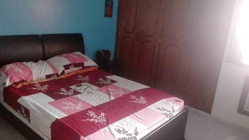 Imagen 10 de 15 de Casa En Venta En Urb. El Parral Valencia Cod: Guc-258