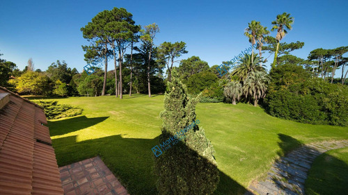 Mansion En El Golf