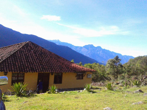 Casa Con Terreno Para La Agricultura O Parcelamiento