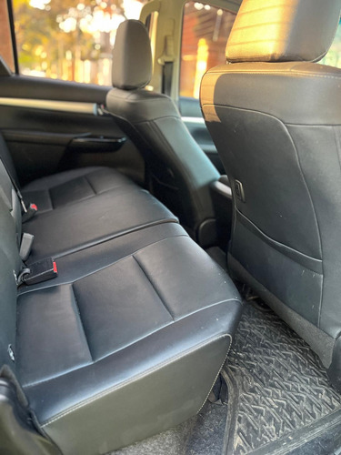 Toyota Hilux 2.7 D.cab. Srv
