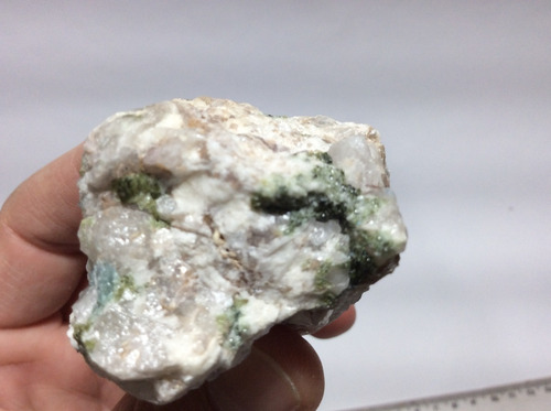 Imagem 8 de 10 de Turmalina Verde Com Albita, Quartzo E Lepidolita #97
