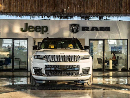 Imagen 4 de 15 de Jeep Grand Cherokee L Summit Reserve 4x4