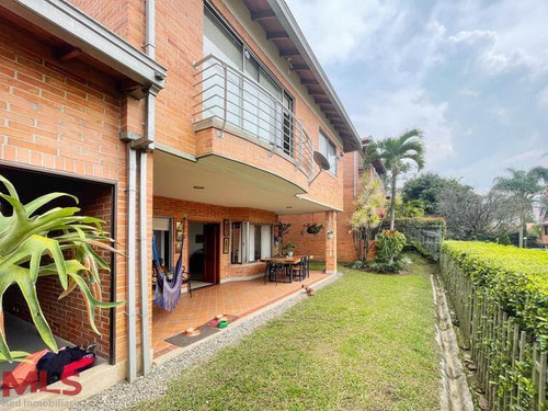 Casa En Venta En Envigado Loma Del Chocho