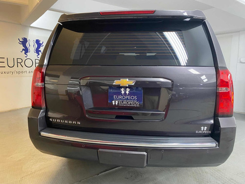 Imagen 9 de 10 de Chevrolet Suburban 5.3 Ltz V8 4wd 2da Cubo At 2015