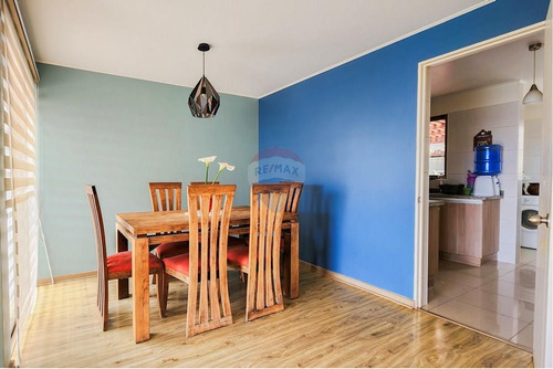 Oportunidad!! Casa Familiar, Gran Patio! 4d/3b