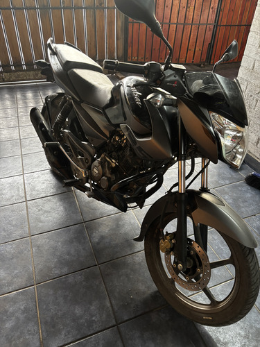 Pulsar Ns 125 Negra, Con Pequeños Detalles