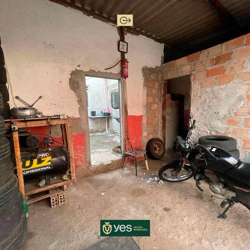 Casa De Esquina Com Comércio + Kitnet De Dois Andares