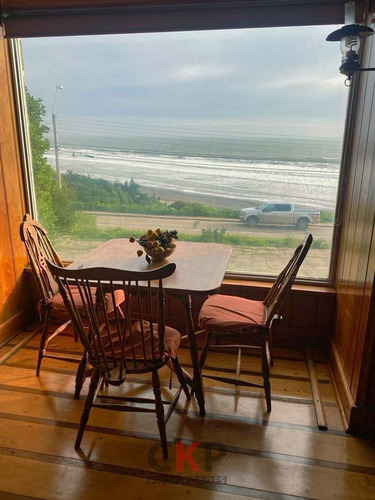 Casa En Primera Línea Frente Al Mar/ Gran Vista