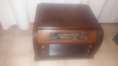 Radio Y Tocadisco  Para Decorar , Restaurar O Repuestos