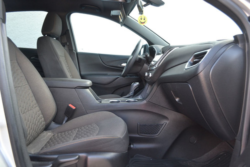 Imagen 14 de 15 de Chevrolet Equinox B 2018 Plata