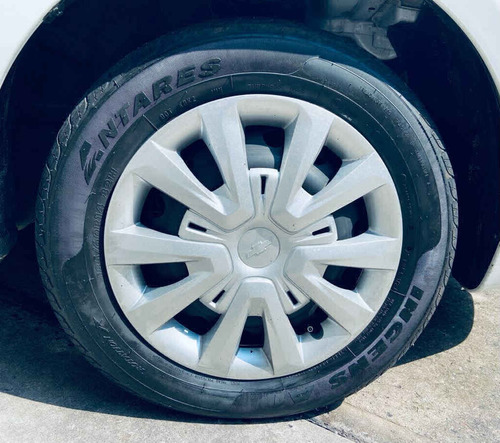 Imagen 5 de 9 de Chevrolet Aveo 2017 4p Ls L4/1.6 Man Linea Anterior