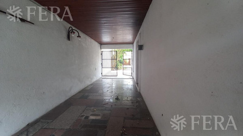 Imagen 23 de 30 de Venta Casa 5 Ambientes Con Cochera, Fondo Con Piscina Y Quincho En Quilmes (30689)