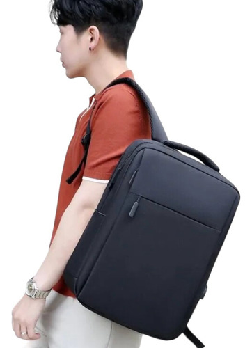 Mochila Bolso Notebook Básica Usb Black Compacta 41x28x9