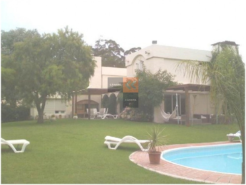 Zona Golff, Casa En Excelente Estado- Ref: 8756
