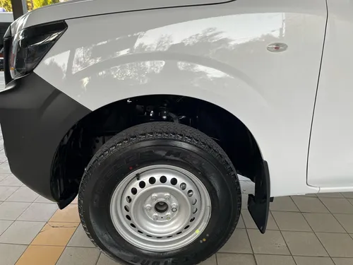 Nissan NP300 2.5 Pick Up Mt Ac