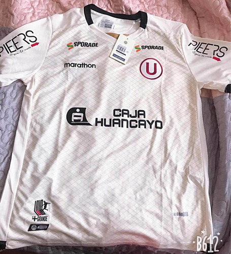 Imagen 1 de 2 de Camiseta De La U