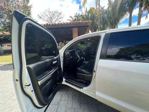 Imagen 7 de 13 de Toyota Tundra Limited
