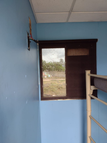 Imagen 7 de 14 de Renta Dormitorio Casa Movil Remolque Caseta Para 2 Personas