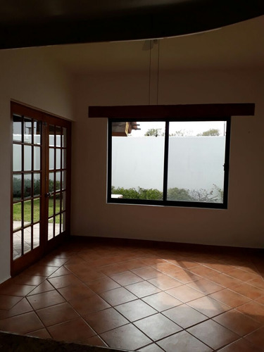 A 10 Min De Los Arcos Privada Exclusiva De Casas De Autor, Estilo Mexicano Moderno 3 Rec Con Baño Y Vestidor Espacios Amplios Y Jardin Trasero
