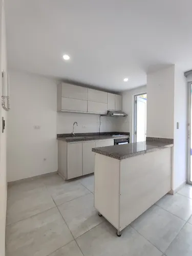 Casa En Venta En Bellavista. Cod V30490