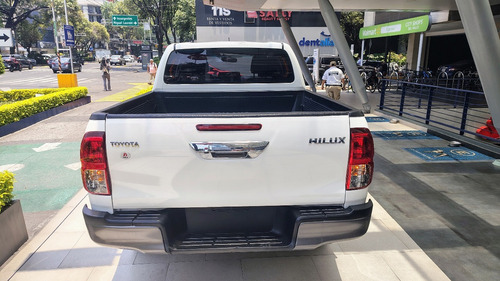 Toyota Hilux 2.7 Cabina Doble Sr Mt