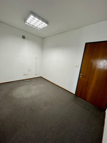 Imagen 5 de 15 de Torre De Los Profesionales Vende Con Renta.-