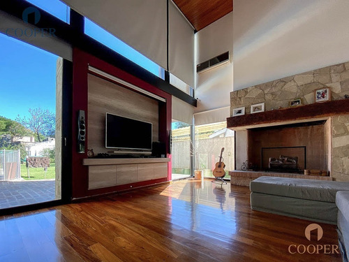 Imagen 3 de 30 de Casa De Categoría En Venta, Villa Belgrano, Córdoba. 4 Dormitorios