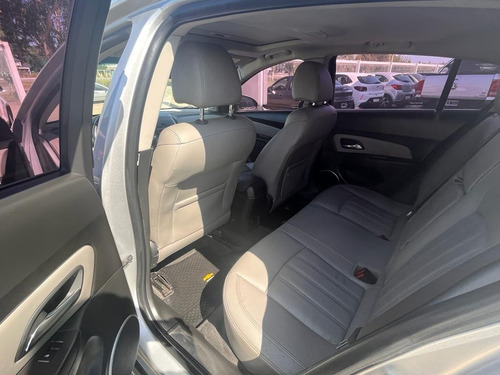 Imagen 14 de 17 de Chevrolet Cruze 5p 1,8 Ltz Ac