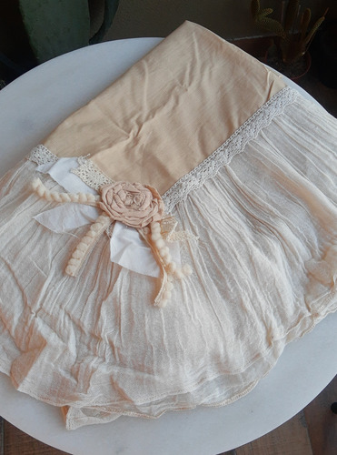 Mantel Rustico Romantico Con Volados Beige Lisa