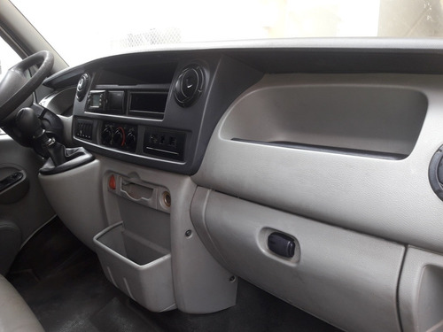 Imagem 2 de 9 de Renault Master Completa 2013
