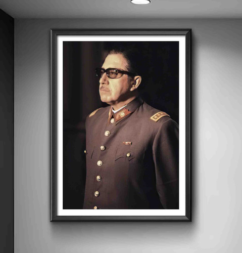 Cuadro General Augusto Pinochet 15 Madera & Vidrio 35x47 Cm