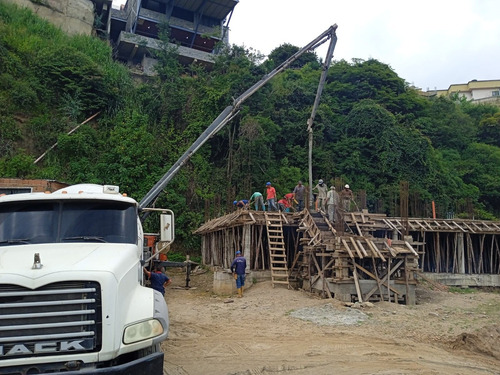 Imagen 4 de 9 de Concreto Premezclado Y Alquiler De Bomba Y Equipos