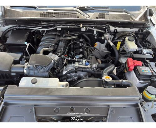 Nissan NP300 T/M DOBLE CABINA S AC PAQ SEG 6VEL