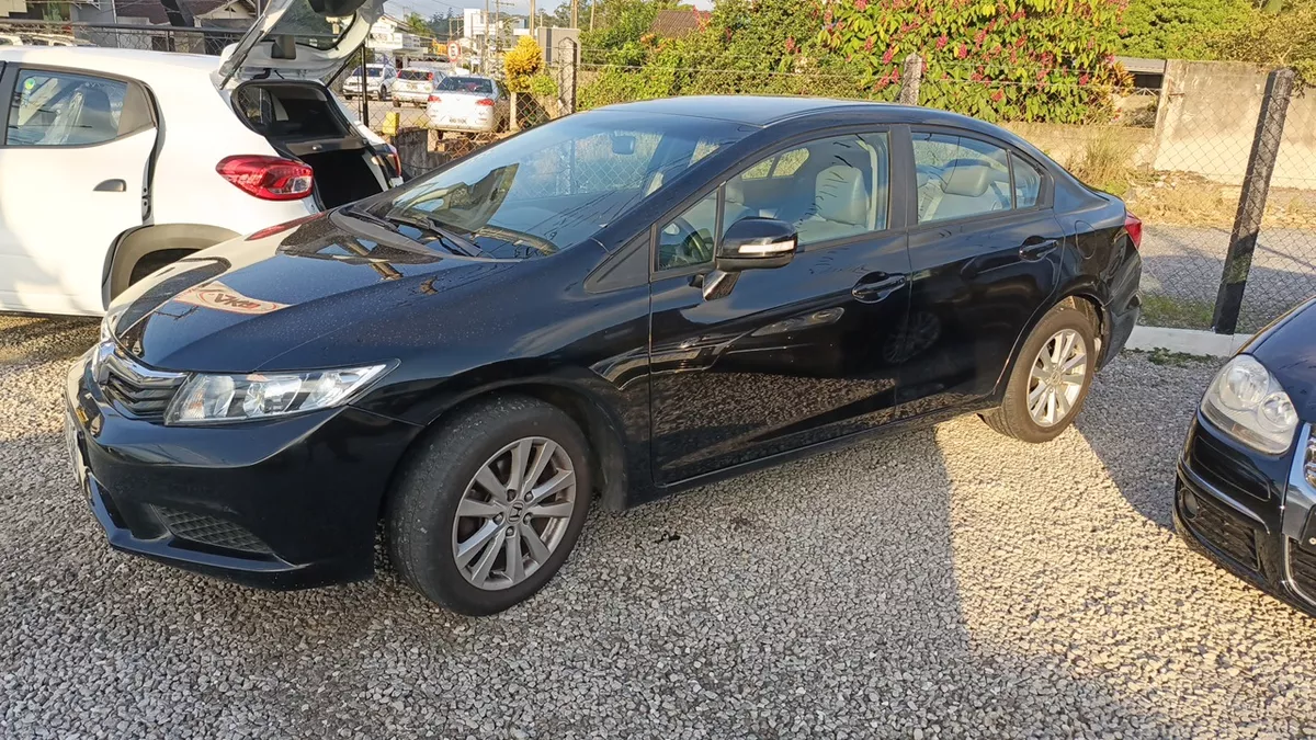 Honda Civic 1.8 Lxl Flex 4p