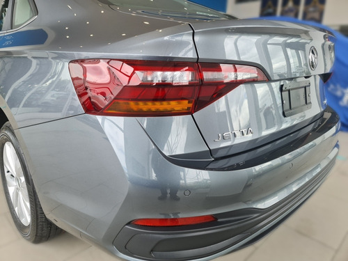 Imagen 8 de 15 de Volkswagen Jetta Comfort At 1.4 Turbo