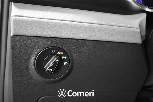 Imagem 11 de 15 de Taos 1.4 250 Tsi Total Flex Confortline Automático