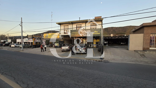 Venta Gran Propiedad: 2 Locales + 2 Galpones + Departamento