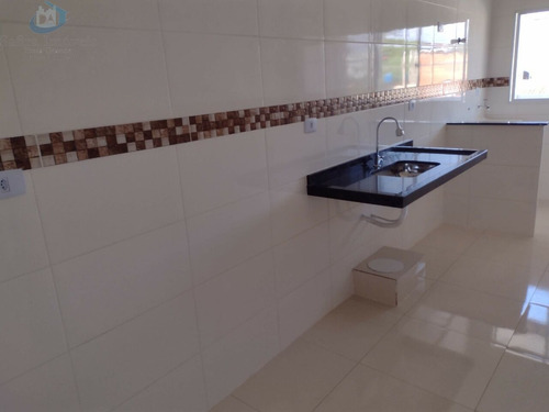Imagem 7 de 15 de Linda Casa Sobreposta Alta, Em Condomínio, Sendo 2 Dormitórios, 1 Vaga, Com Sacada, No Tude Bastos. - Si1822