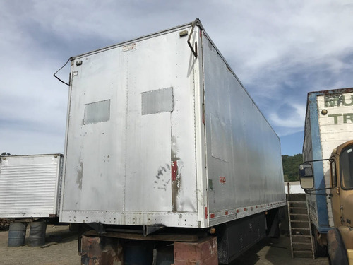Imagem 4 de 6 de Bau Para Truck