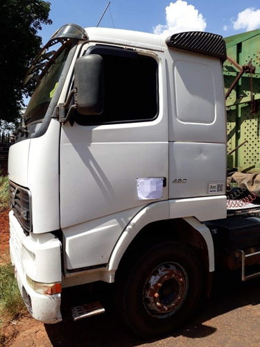 Imagem 4 de 8 de Cavalo Mecanico Volvo Fh12 420 6x4 (traçado) 2002/2003 (vt)