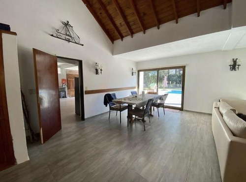 Casa En Venta - 4 Dormitorios 4 Baños - Cochera - 2.750mts2 - Pilar