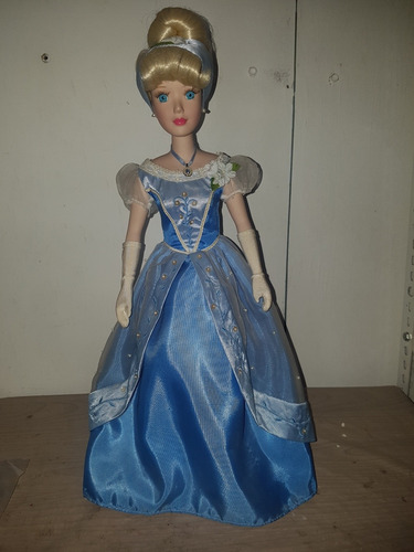 Muñeca Barbie Colección Cenicienta (Usado)