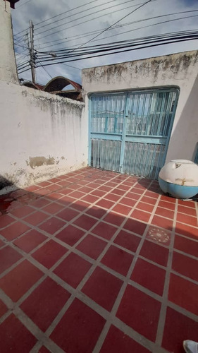 Imagen 2 de 11 de Casa En Los Apamates, Guacara. Plc-857